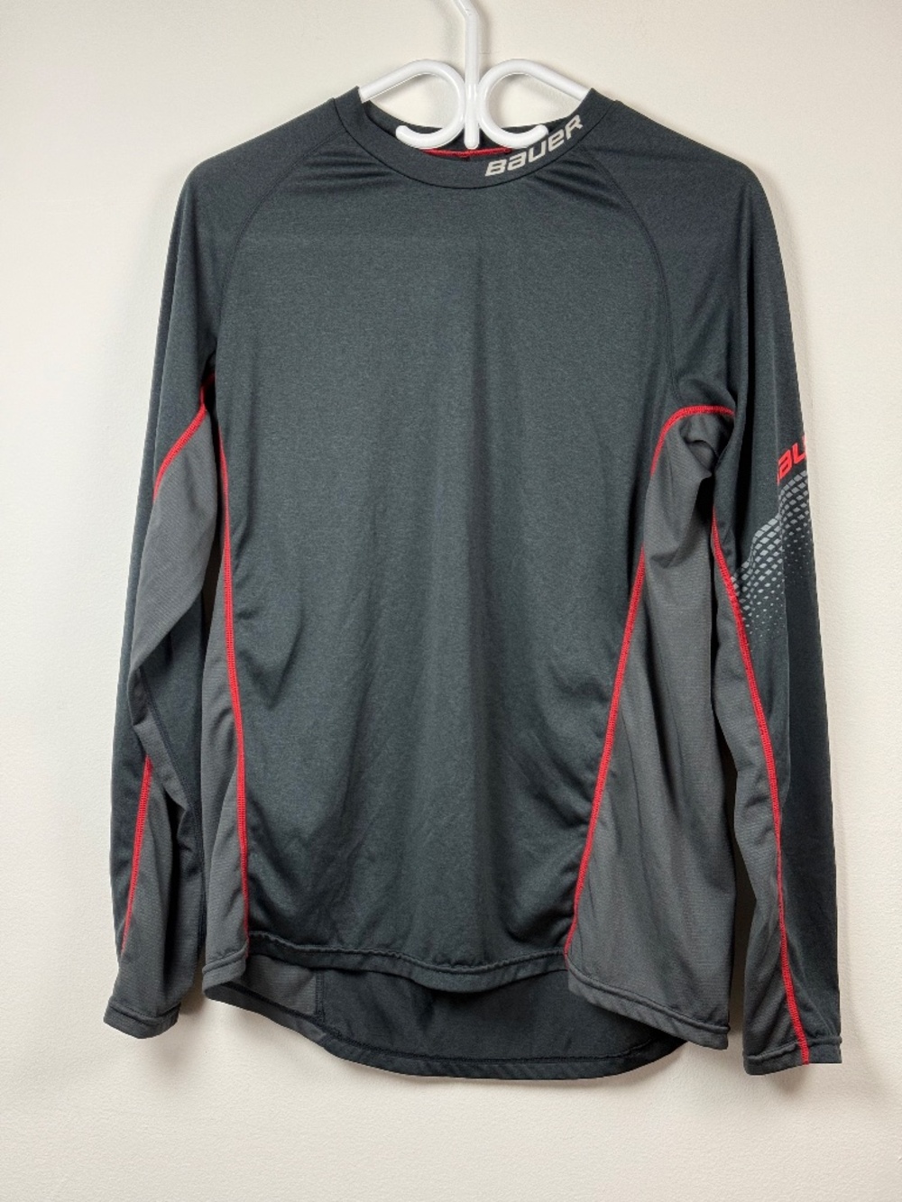 Bauer Hockey long sleeve base layer size Medium like new